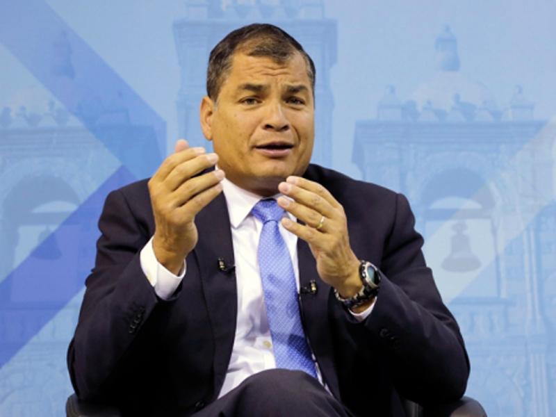 Rafael Correa es denunciado por traición a la Patria