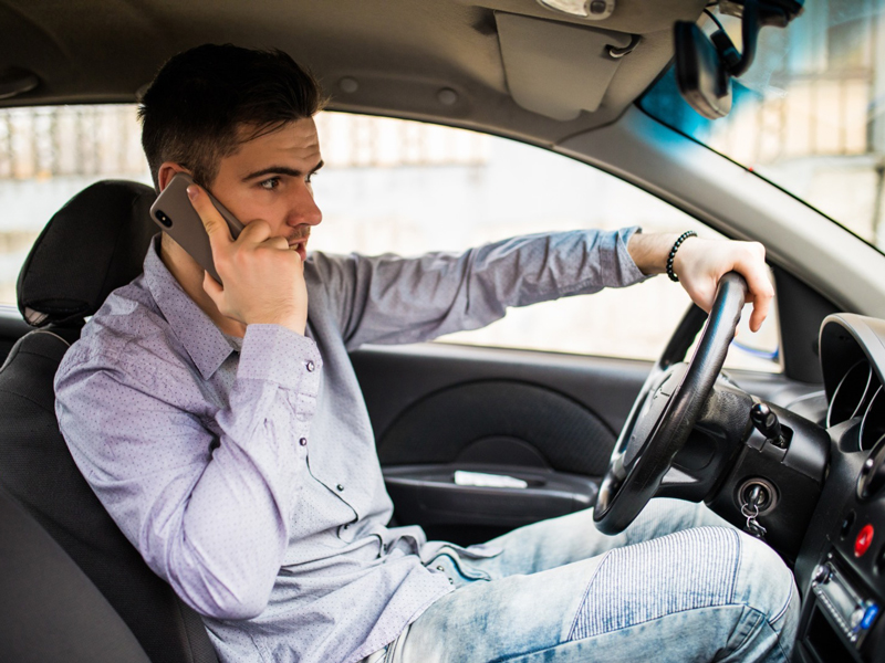 4 conductas negativas que debes evitar al manejar en carretera