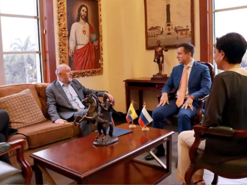 Daniel Noboa se reunió con el embajador de Rusia en Ecuador, Vladimir Sprinchan