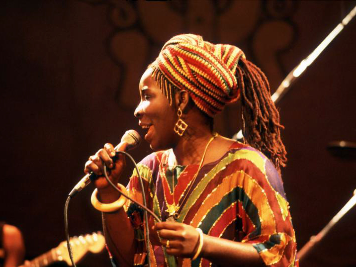 Rita Marley, la cantante nacida en Cuba que conquistó a Bob Marley y se convirtió en “la reina del reggae”