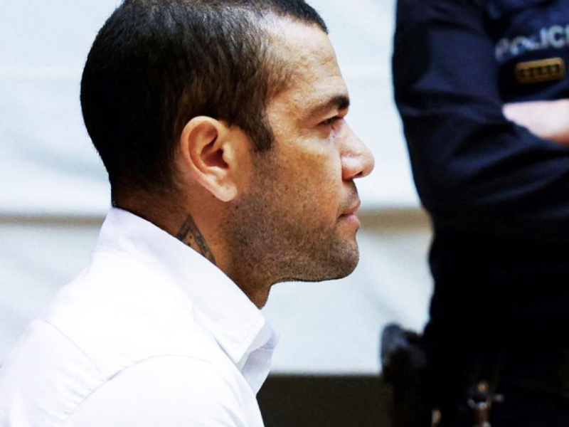 Dani Alves queda en libertad condicional bajo fianza de un millón de euros