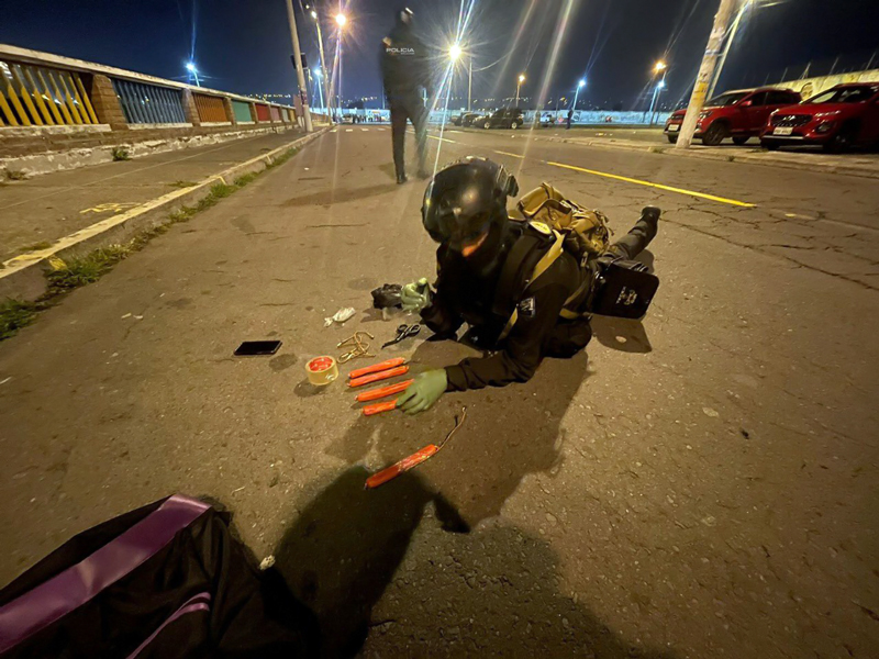 Cinco explosivos fueron hallados en el parqueadero de estadio en Latacunga