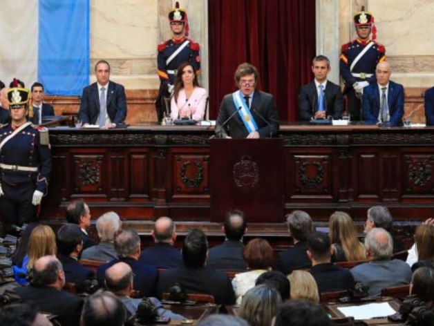 Javier Milei anunció el fin del financiamiento público a partidos políticos