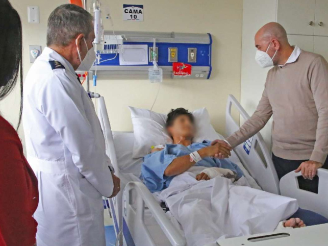 Ministro de Defensa visitó a militares heridos tras emboscada en Sucumbíos