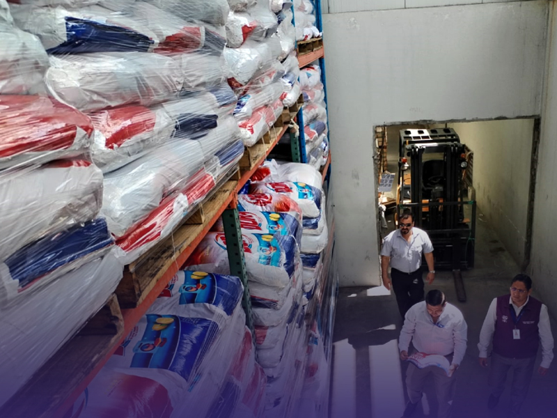Más de 145 mil kilos de detergente irregular fueron detectados en operativo en Naranjal y Guayaquil
