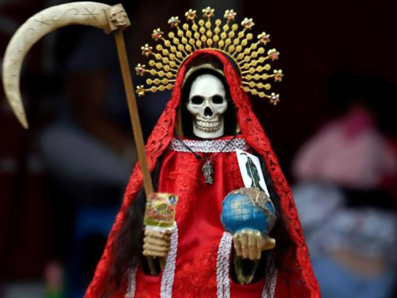 ‘Ofrecen banquetes de carne humana’: el papel que juega el canibalismo en los cultos religiosos del crimen organizado en México