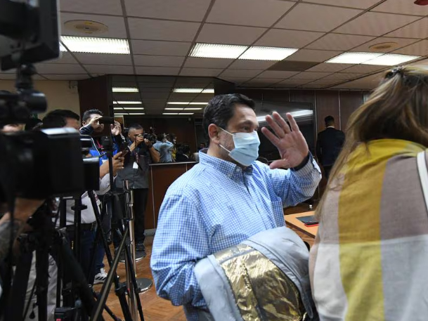 Muentes pierde a sus abogados: Oyarte y Quintana renunciaron en el caso Banco Pacífico