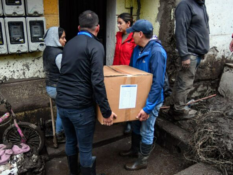 Municipio de Quito entrega asistencia humanitaria a afectados por aluvión en La Gasca