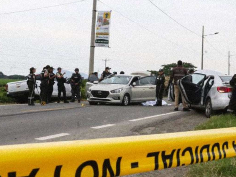 Dos policías son asesinados en la vía a Samborondón