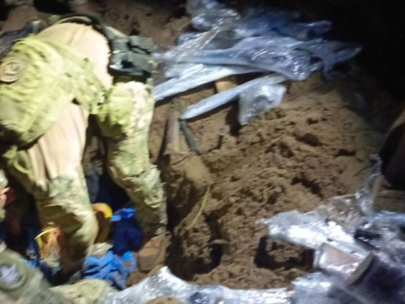 Fuerzas Armadas encontraron fusiles y combustible de los Choneros en Crucita