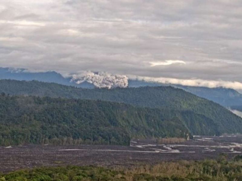 Tres volcanes activos en Ecuador muestran intensidades entre moderada y alta