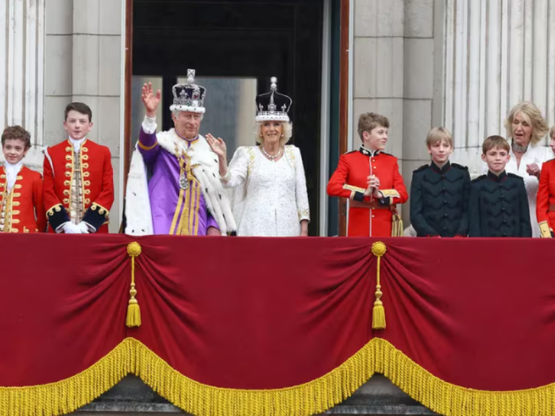 Carlos III abre al público el balcón más famoso de Buckingham
