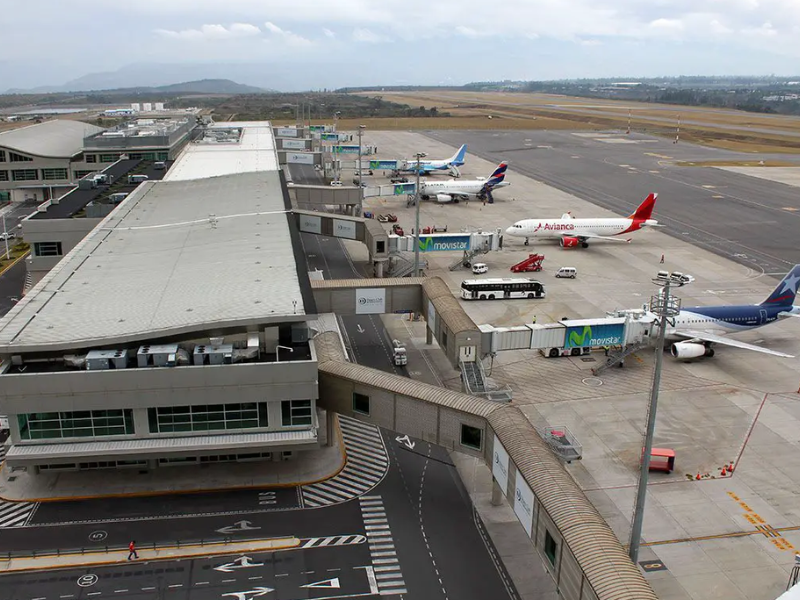 Aeropuerto de Quito suspenderá sus operaciones el 18 de mayo