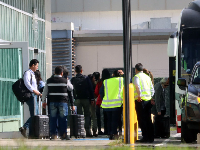 Funcionarios de la Embajada de México abandonaron Ecuador