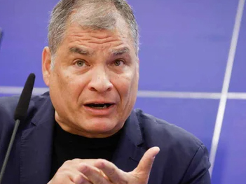 Correa promete respaldo legislativo a reformas post consulta, pero critica  gestión de Noboa