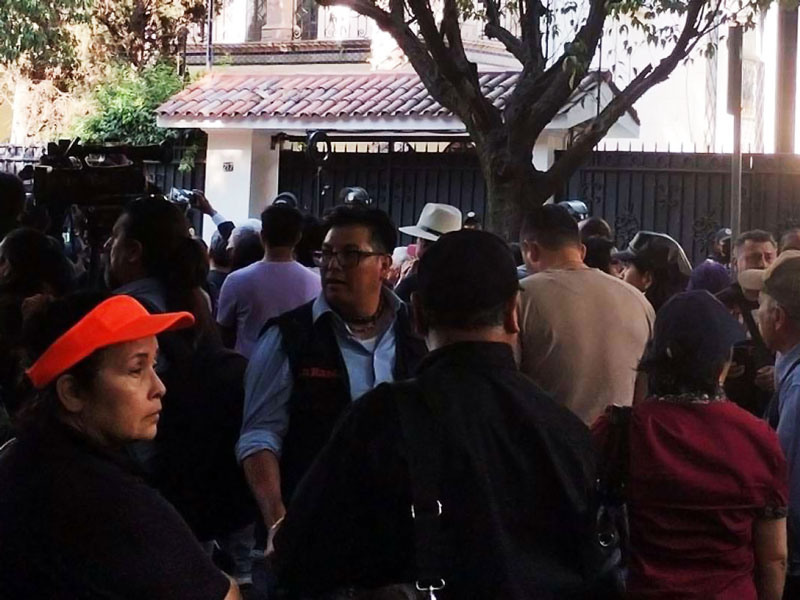 Se registraron protestas a las afueras de la Embajada de Ecuador en México