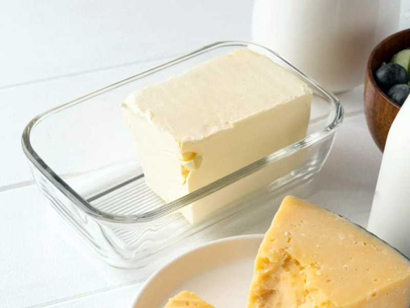 Arcsa detecta irregularidades en lotes de mantequilla y leche entera