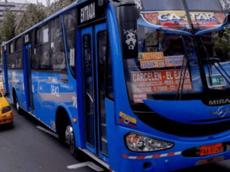 Hombre pierde la vida tras ser atropellado por un bus en Quito