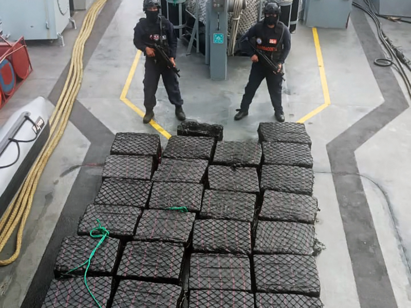 Incautan 1,5 toneladas de droga en costa de Galápagos