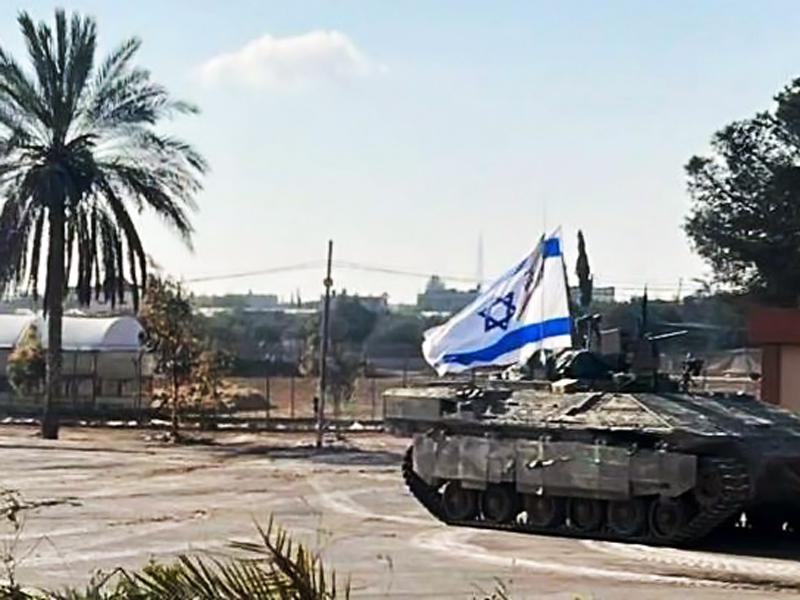 Ejército israelí toma el control del lado palestino del cruce de Rafah, que une la Franja de Gaza con Egipto