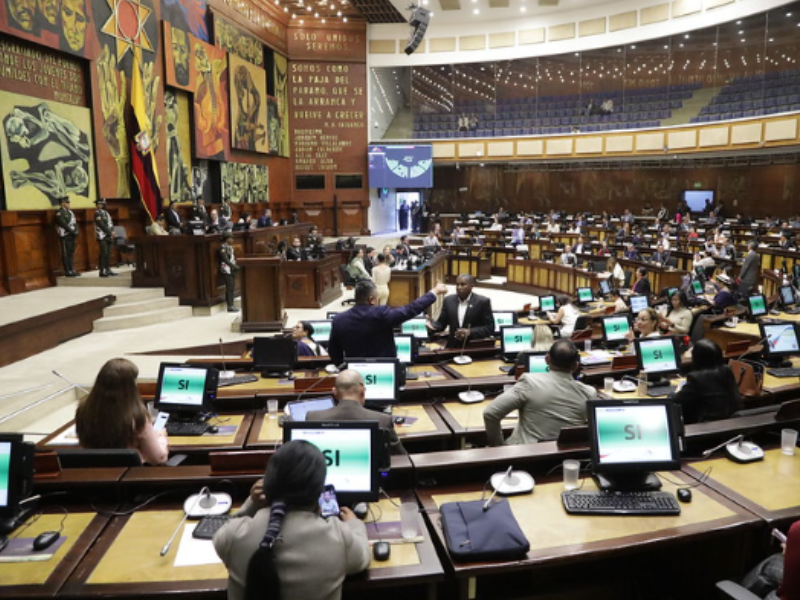 Asamblea Nacional exhorta al Ejecutivo a resolver la emergencia vial en la provincia de Chimborazo