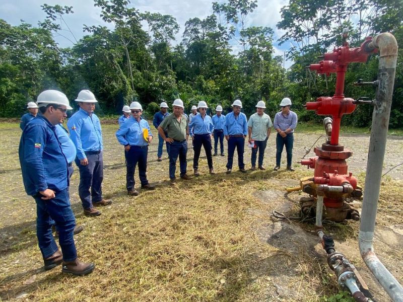 Asambleístas verifican desmantelamiento de 145 mecheros  en Lago Agrio y Sacha