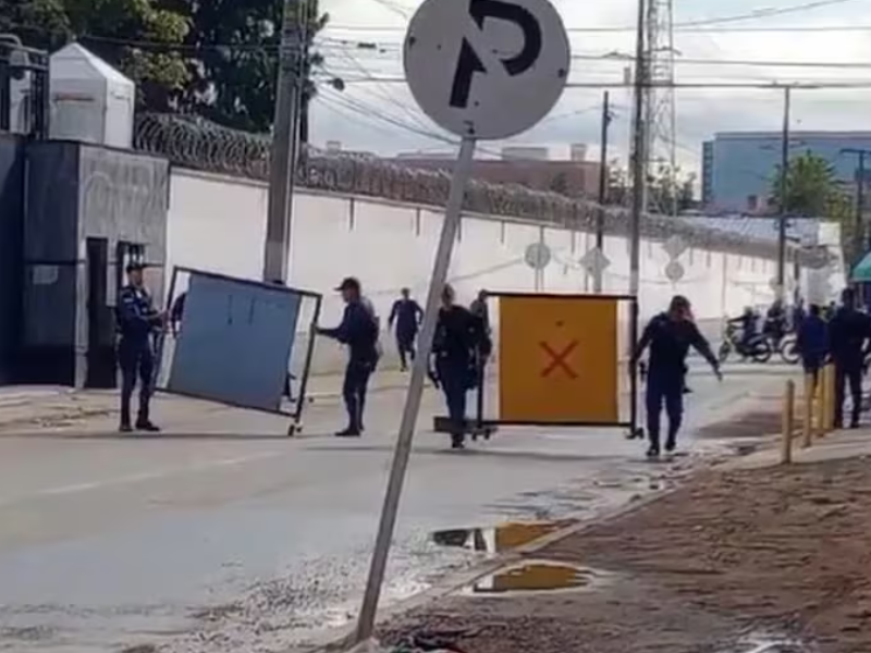 Disturbios en la cárcel Modelo de Bogotá: continúa el motín en el centro penitenciario