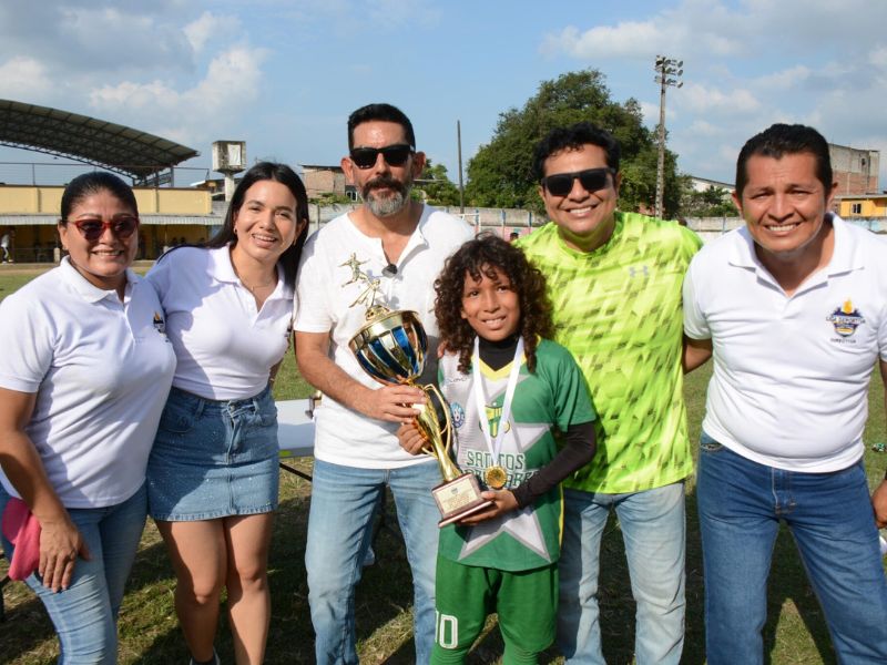 480 niños y adolescentes fueron premiados en la Copa Promesas de fútbol de la Liga Deportiva Cantonal de Pedro Carbo