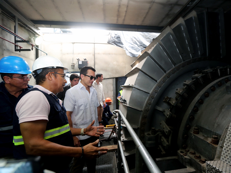 Noboa supervisa el arranque de 96 megavatios de energía de la Central Enrique García