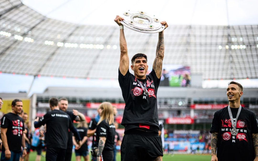 Piero Hincapié es campeón de la Liga alemana de fútbol con su equipo Bayer Leverkusen