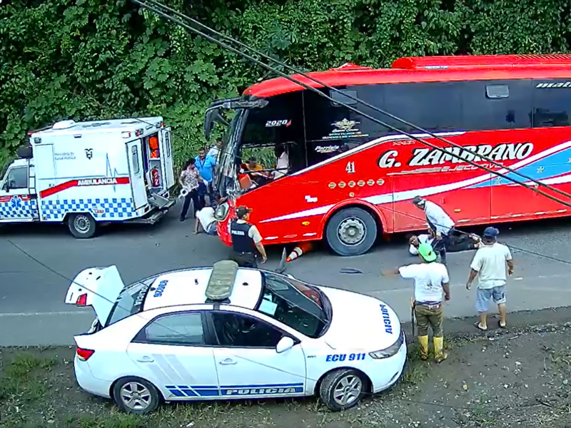 Bus arrolla a heridos y socorristas en Esmeraldas