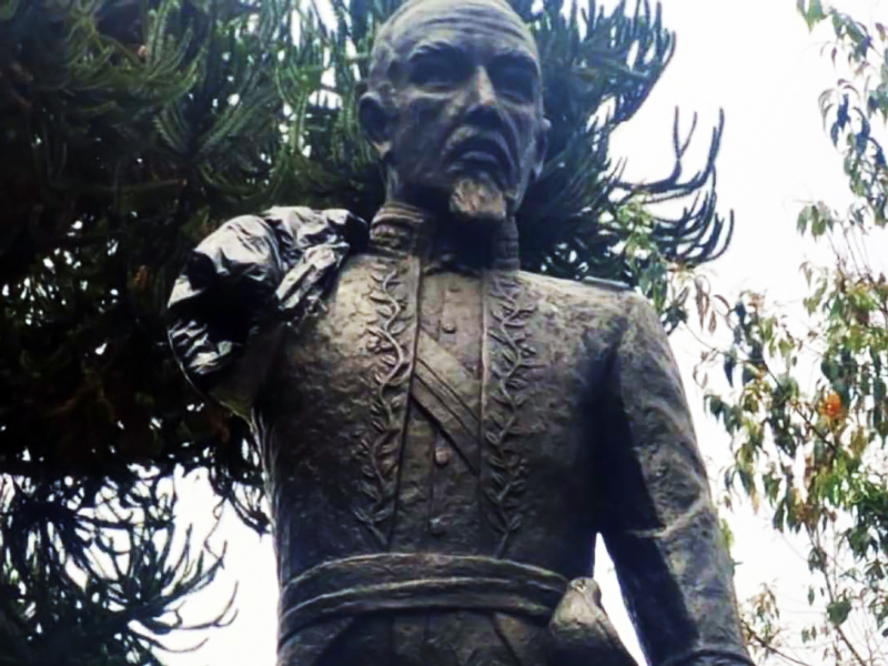 Estatua de Eloy Alfaro fue vandalizada en Quito