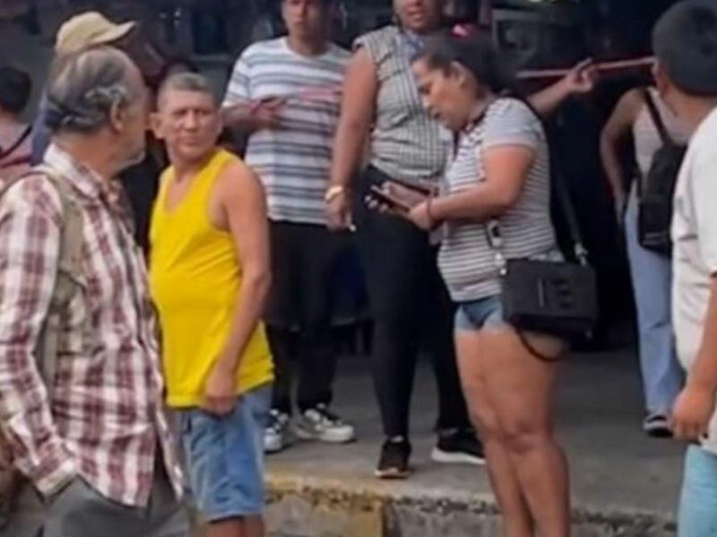 Balacera deja dos muertos y tres heridos  en un mercado de Guayaquil