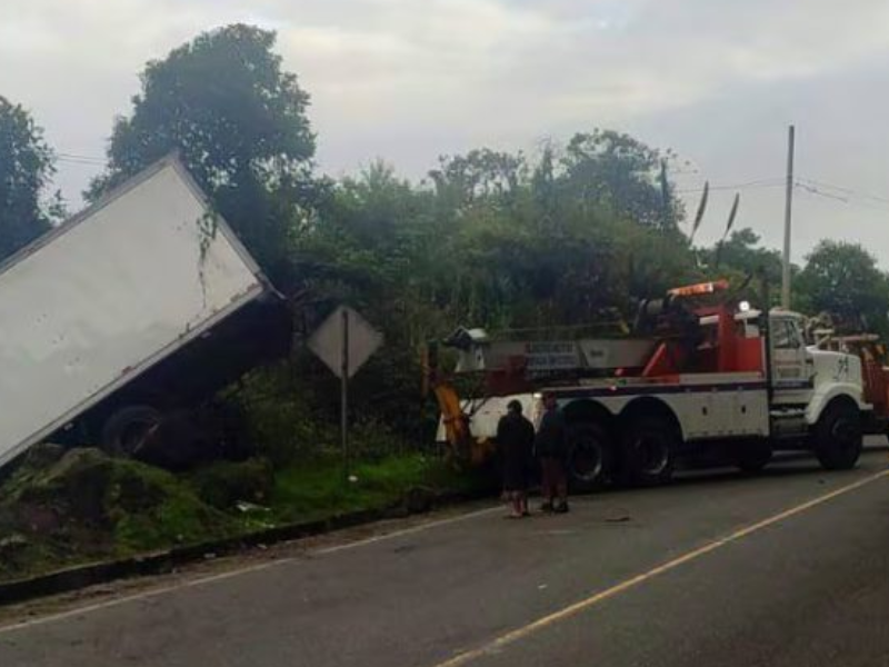 Un herido en nuevo accidente en vía Alóag-Santo Domingo