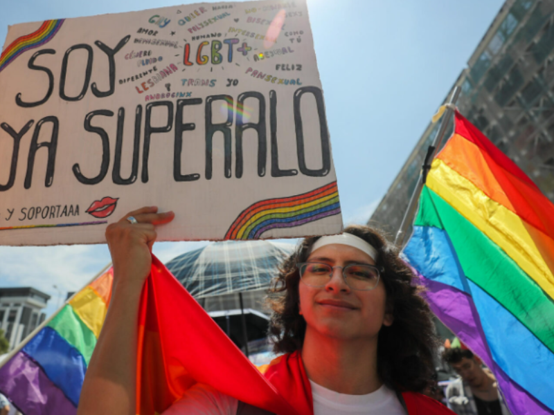 Marcha del Orgullo LGBTI en Quito destaca rechazo a la patologización del colectivo