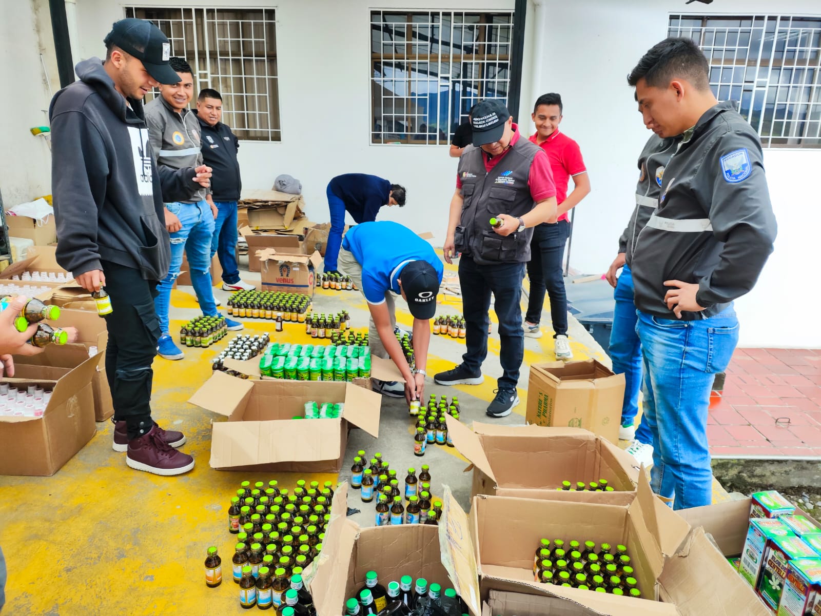 Arcsa decomisó más de 2300 productos naturales sin registro sanitario en Tulcán