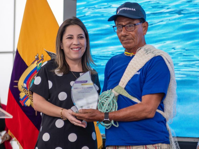 Gobierno rinde homenaje a pescadores ecuatorianos