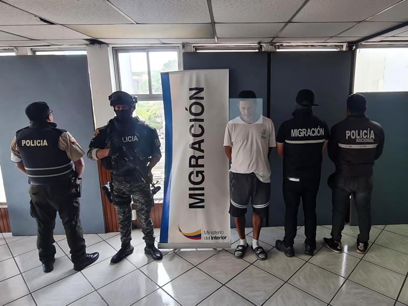 Ecuador deporta a peligroso presunto aliado de grupo criminal