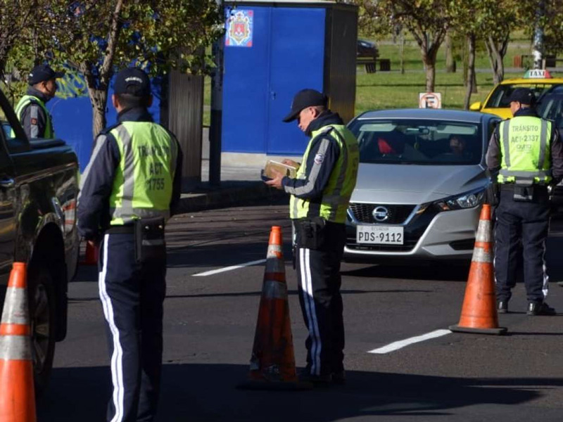 Concejo Metropolitano de Quito analiza eliminar la retención de vehículos por infracción de Pico y Placa