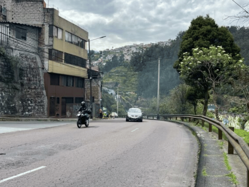 Atención: circulación en un carril de la avenida Pichincha se restringirá