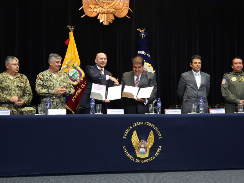 Defensa y Judicatura firman convenio para crear salas especializadas en lo militar