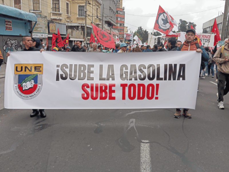 Protesta en contra del precio de la gasolina llega al centro de Quito