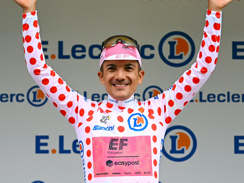 Carapaz se corona como el nuevo rey de montaña y se sube al podio en el Tour de Francia