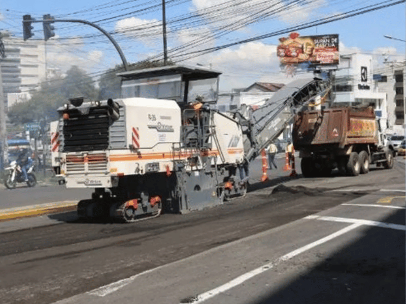 Municipio de Quito cierra la avenida 6 de Diciembre por obras en el carril de la Ecovía