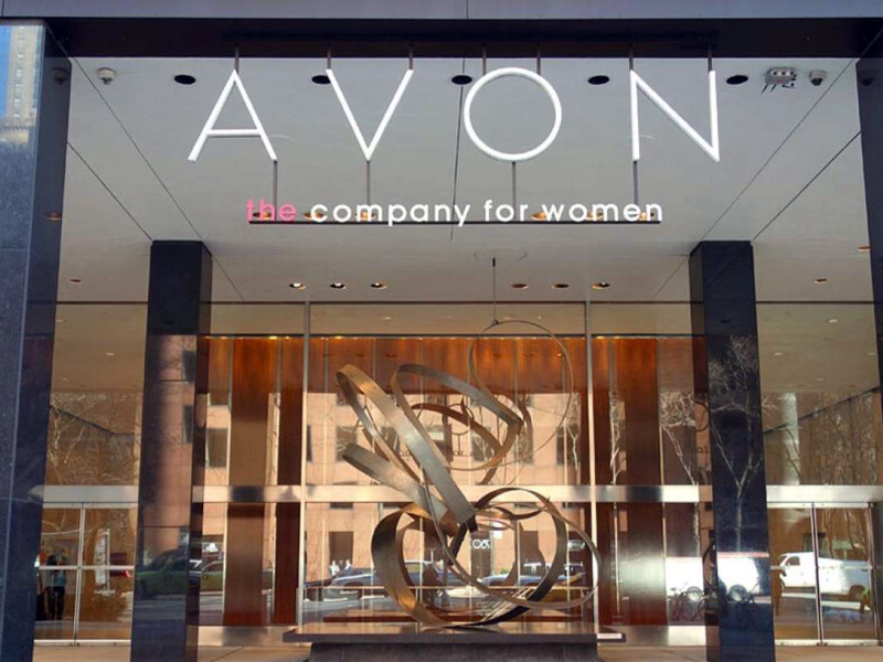 Avon se declara en bancarrota y busca reestructuración con apoyo de Natura