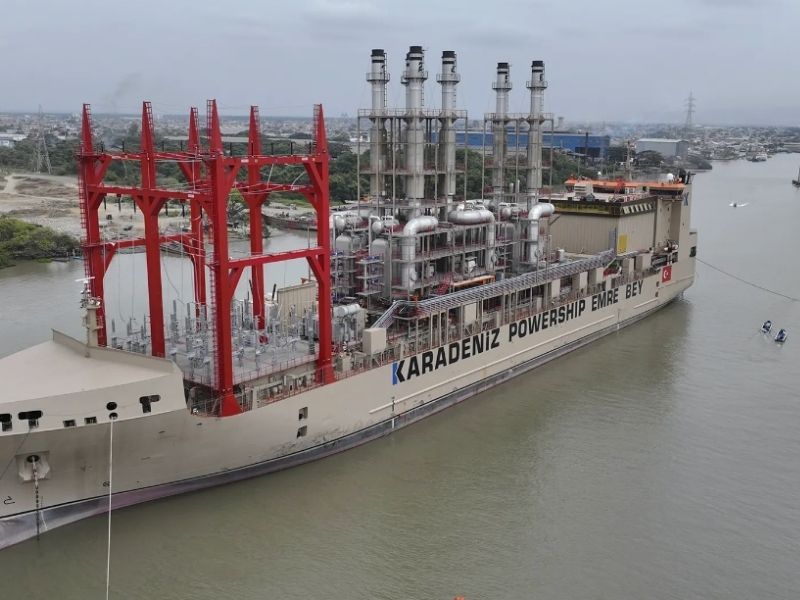 Corrientes anómalas desplazan barco turco de generación eléctrica en el río Guayas