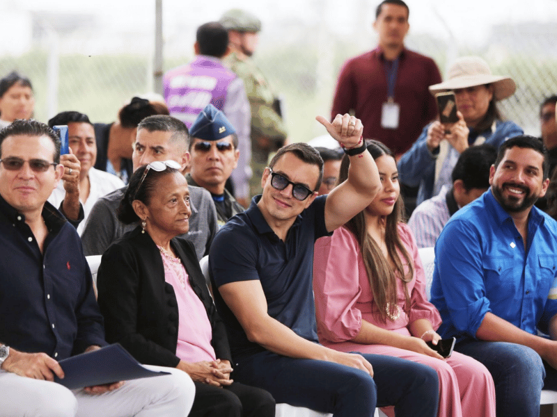 Daniel Noboa inaugura obras en La Libertad para 5.000 habitantes