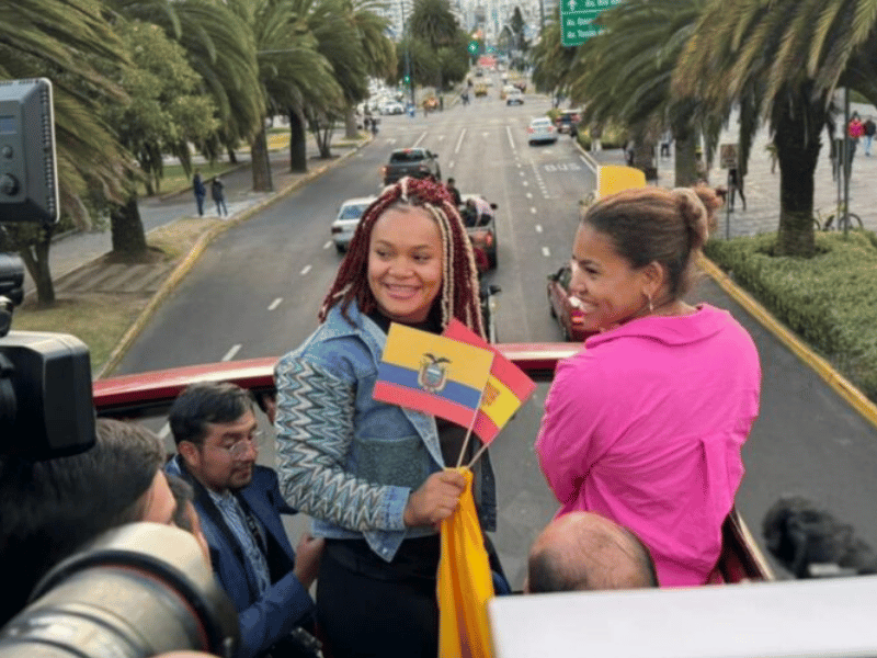 Neisi y Angie reciben caluroso homenaje en Quito tras París 2024