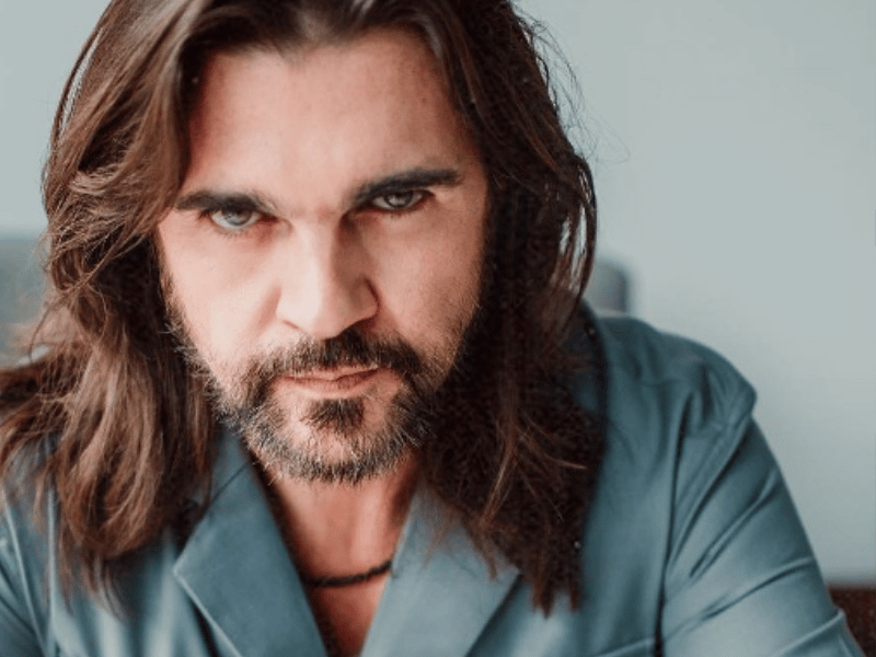 ¡Juanes luce mejor que nunca a los 51! Imágenes con su hijo rompen Internet