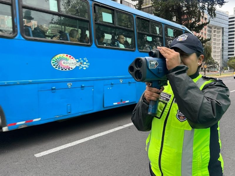 Continúan los controles de velocidad en Quito